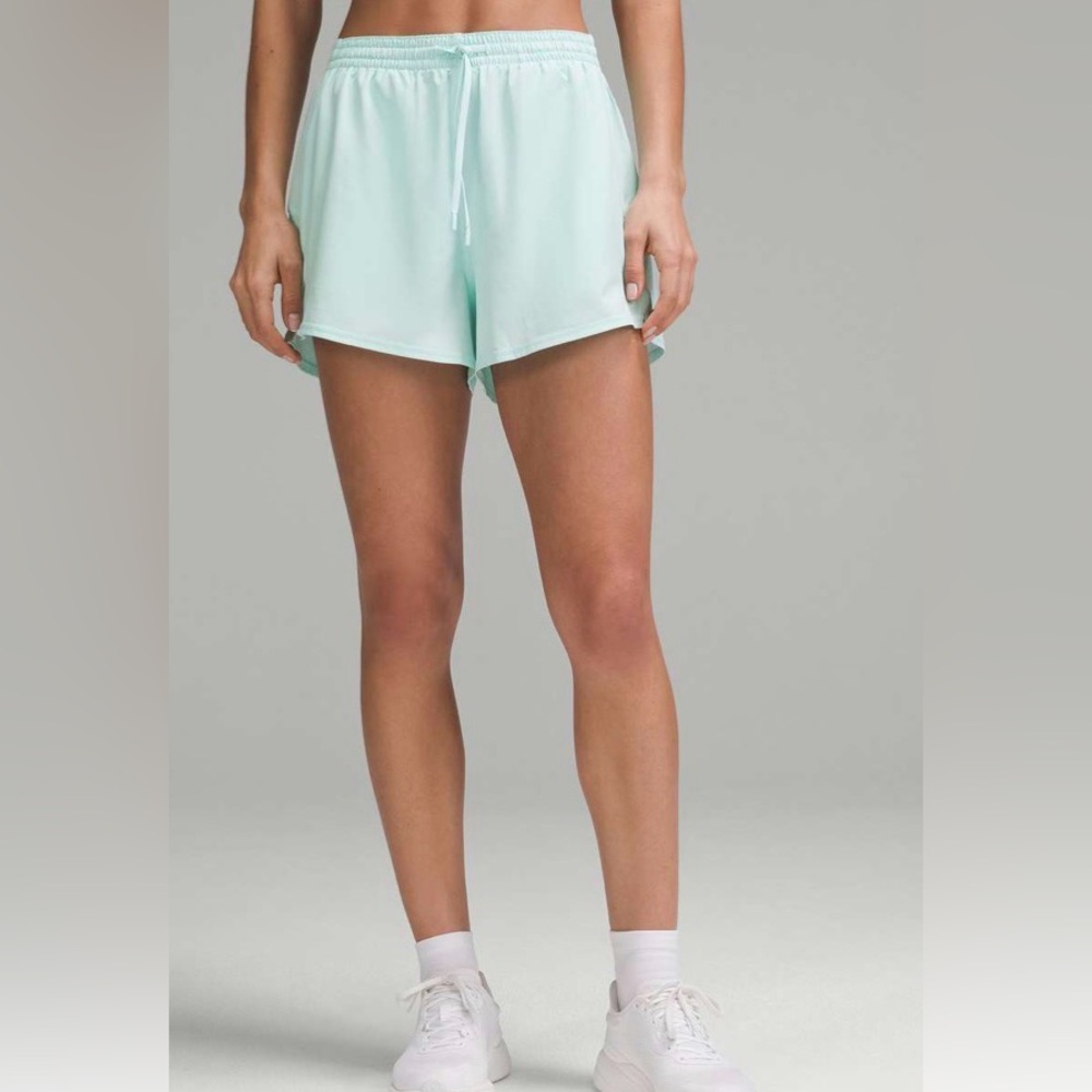 Lululemon Lightweight High Rise Relaxed Shorts Women's 4 Mint 3" Long Liner NICE